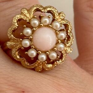 SARAH COVENTRY set Elegant Gold and Pearl Floral Ring and necklace 🌸